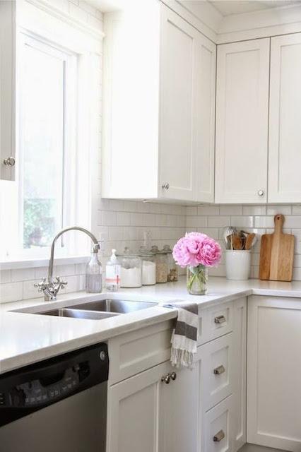 The Perfect White Paint ((Benjamin Moore Cloud White) and One To Absolutely Avoid The Perfect White Paint ((Benjamin Moore Cloud White) and One To Absolutely Avoid
