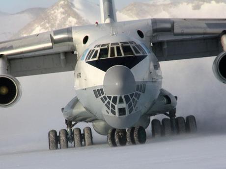 Antarctica 2014: Teams Gathering for First Flights
