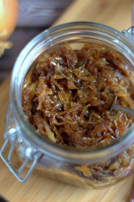 How to Make Caramelised Onions.  The food equivalent of your little black dress.  | thecookspyjamas.com