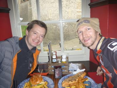 Backpacking in England: Top 5 Sights in Windsor & Eton, Berkshire Lunch with Paul Gray in Windsor, England.