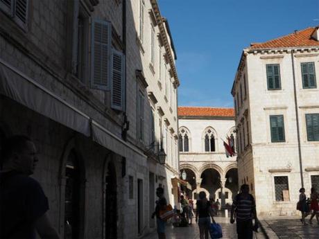 P8090386 ”世界の宝”　ドゥブログニク，城内の風景 / Dubrovnik, Thesaurum mundi, sight into the castle walls