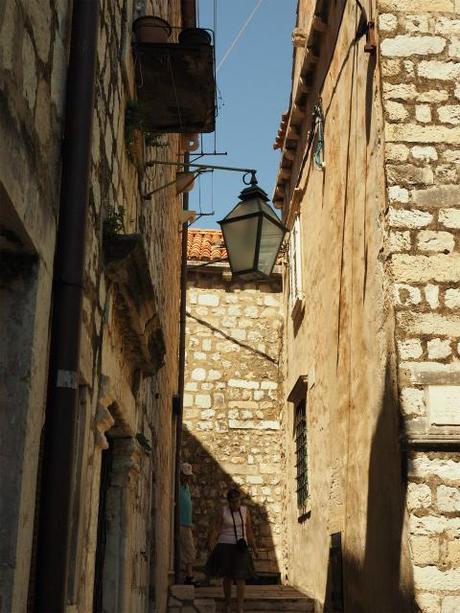 P8110836 ”世界の宝”　ドゥブログニク，城内の風景 / Dubrovnik, Thesaurum mundi, sight into the castle walls