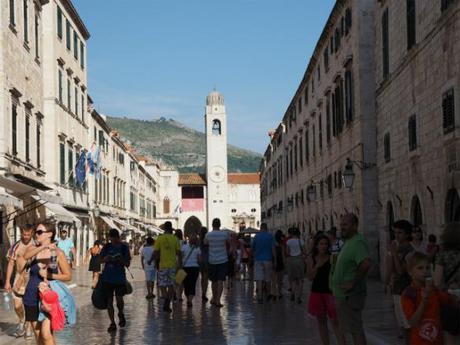 P8100428 ”世界の宝”　ドゥブログニク，城内の風景 / Dubrovnik, Thesaurum mundi, sight into the castle walls