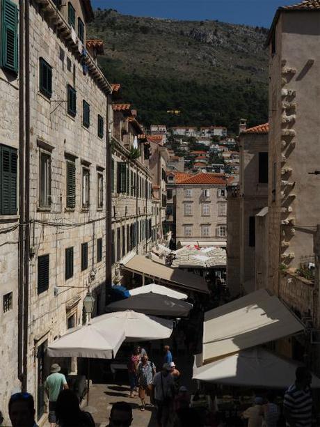 P8110815 ”世界の宝”　ドゥブログニク，城内の風景 / Dubrovnik, Thesaurum mundi, sight into the castle walls