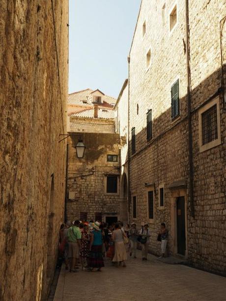 P8110788 ”世界の宝”　ドゥブログニク，城内の風景 / Dubrovnik, Thesaurum mundi, sight into the castle walls