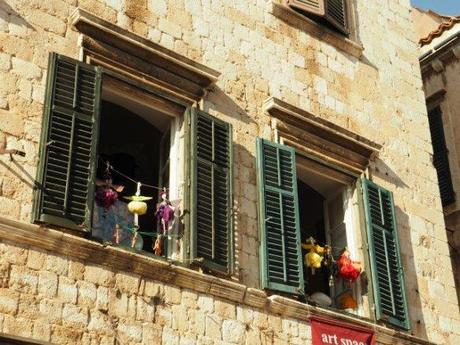 P8100432 ”世界の宝”　ドゥブログニク，城内の風景 / Dubrovnik, Thesaurum mundi, sight into the castle walls