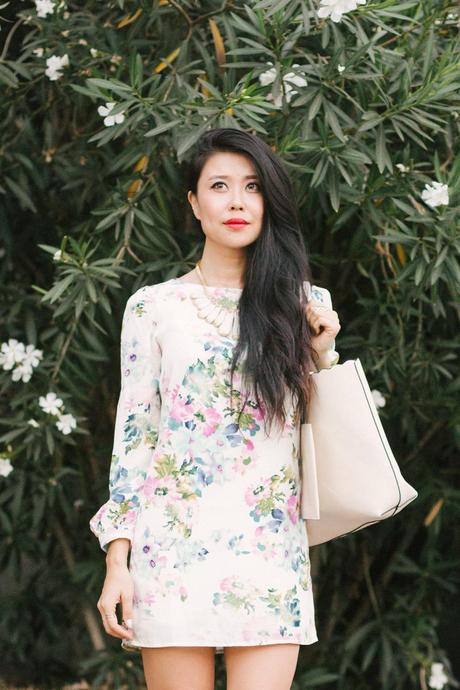 pretty floral shift dress fall outfit inspiration idea lulus.com