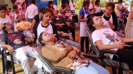 Himalaya Herbals creates a Guiness World Record of 286 facials Himalaya Herbals creates a Guiness World Record of 286 facials