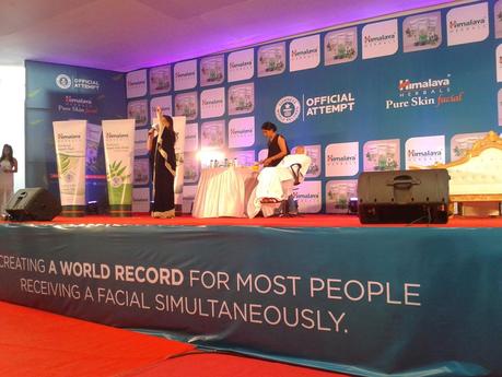 Himalaya Herbals creates a Guiness World Record of 286 facials Himalaya Herbals creates a Guiness World Record of 286 facials