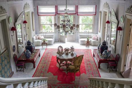 Fairytale Istanbul mansion living room