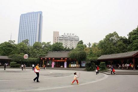 Recreation parks in China - Scream and shout or practise Tai Chi