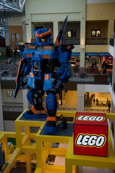 Giant Lego Gundam