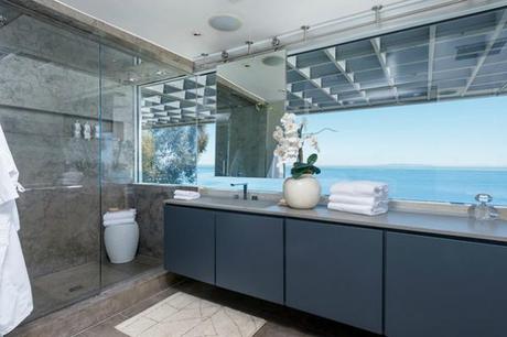 Matthew Perry’s rhapsody in blue bathroom