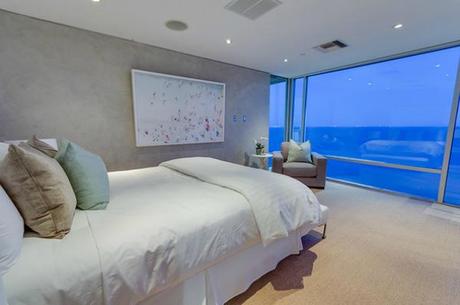 Matthew Perry’s rhapsody in blue bedroom