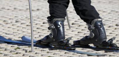 A skier on a dry ski slope Winter wonderland wedding inspiration