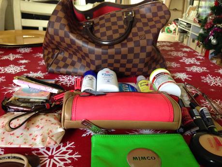 Whats in My Bag - Louis Vuitton Speedy 35 - Paperblog