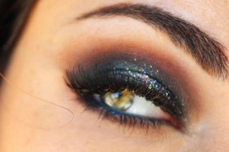 New Year's Eve 2015 Glittery Smokey Eye Makeup Tutorial New Year's Eve 2015 Glittery Smokey Eye Makeup Tutorial