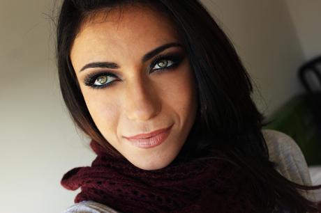 New Year's Eve 2015 Glittery Smokey Eye Makeup Tutorial New Year's Eve 2015 Glittery Smokey Eye Makeup Tutorial