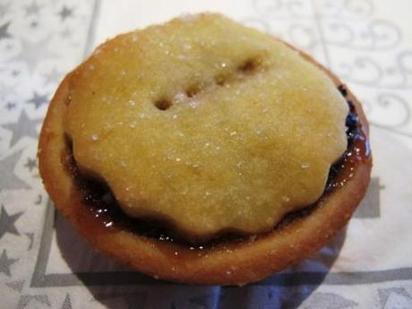 One perfect fruit mince pie