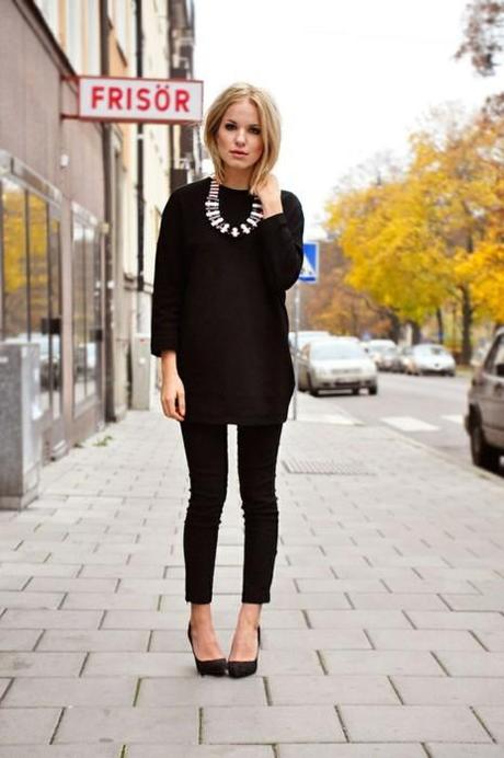 tunic + skinny pants + pointy pumps= so much the new Emanuelle Alt trend.