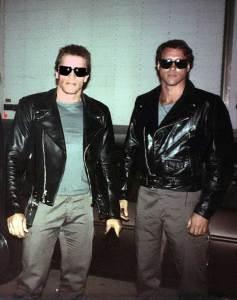 Arnold-Schwarzenegger-with-his-stunt-double-Peter-Kent-on-the-set-of-The-Terminator