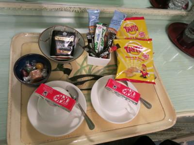 Staying at Cairn Bay Lodge, Bangor, Northern Ireland Our tray of treats!