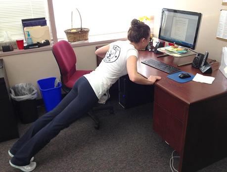 5 Exercises that you can do at your desk at Work 5 Exercises that you can do at your desk at work