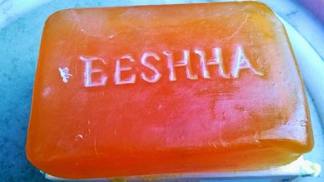 Eeshha Herbal Whitening Natural Bathing Bar With Mulberry and Licorice Review