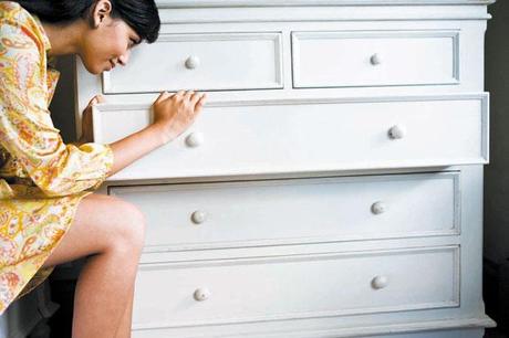 4 Ways to Refinish your Old Furniture 4 Ways to Refinish your Old Furniture