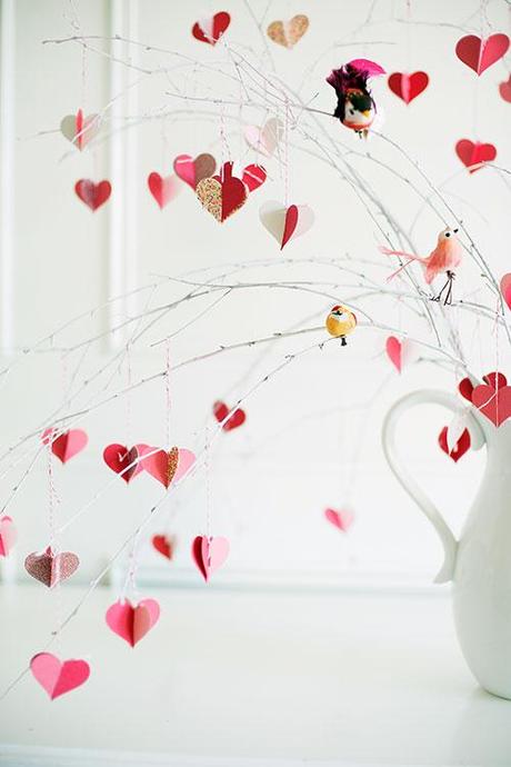 DIY Valentine's Day branch tree DIY Valentine's Day branch tree