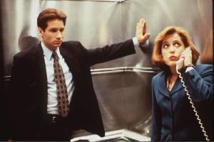 Mulder_Scully_Elevator_Ghost_in_the_Machine