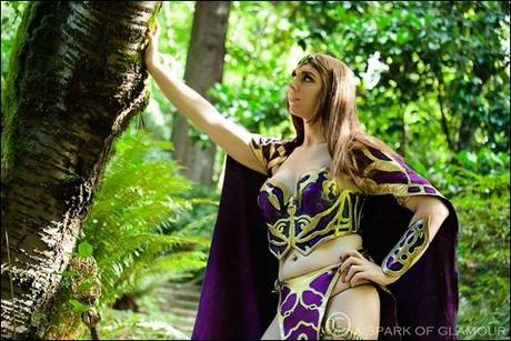 Jerikandra Cosplay as Queen Antonia Bayle of Everquest 2 (Photo by A Spark of Glamour)