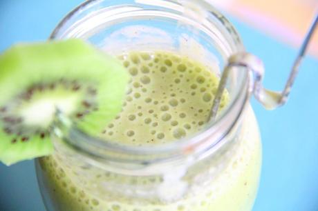 Kiwi, Ginger & Matcha Smoothie | Vegan Fresh Kiwis for a Kiwi, Ginger & Matcha Smoothie