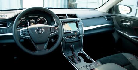 2015 Toyota Camry XSE interior