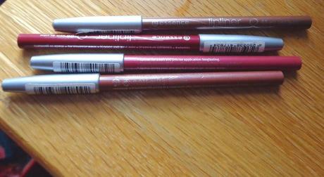 4-in-1 review: Essence Lip Liners in Red Blush, Hot Chocolate, Honey Bun and Cute Pink