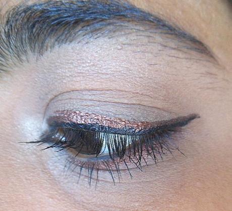 Lotus Herbals Hypnotica Pearl Shine Eye Liner Mint, Earthy Shine : Review, Swatches, Price, EOTD