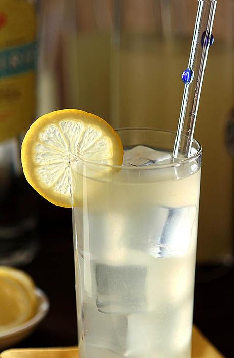 Italian Lemonade with Vodka, Gin and Orange Liqueur Italian Lemonade with Vodka, Gin and Orange Liqueur
