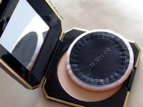 Simple Pleasures: Revlon Touch and Glow Moisturizing Powder Compact in Ivory Matte Simple Pleasures: Revlon Touch and Glow Moisturizing Powder Compact in Ivory Matte