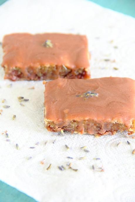 How to Use Edible Flowers: 3 Delicious Icing Ideas Milk Chocolate Lavender Chickpea Blondies