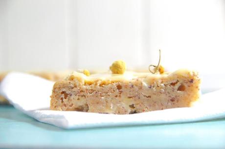 How to Use Edible Flowers: 3 Delicious Icing Ideas White Chocolate Chamomile Chickpea Blondies