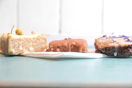 How to Use Edible Flowers: 3 Delicious Icing Ideas How to use edible flowers: Chickpea Blondies with Edible Flower Toppings