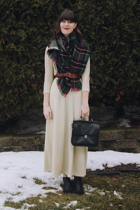 Easy Tips on How to Wear Dresses During Winter how-to-style-crochet-dress-during-winter