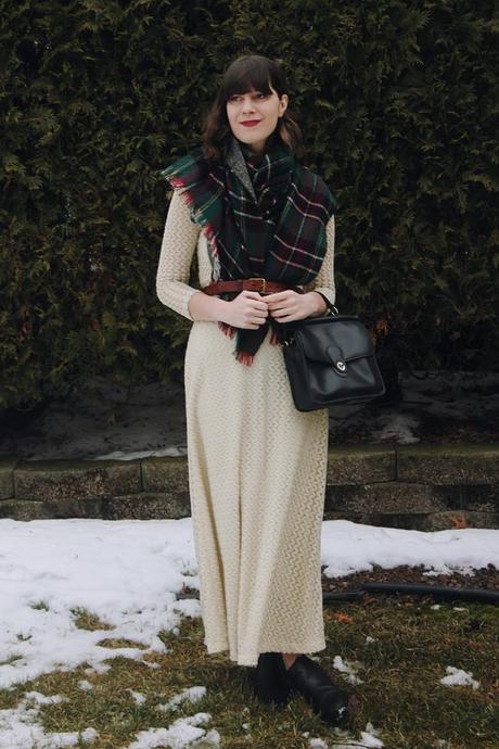 Easy Tips on How to Wear Dresses During Winter new-old-fashion-vintage-crochet-dress