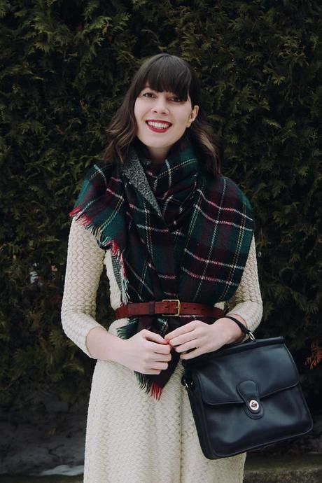 Easy Tips on How to Wear Dresses During Winter New-old-fashion-vintage-maxi-dress