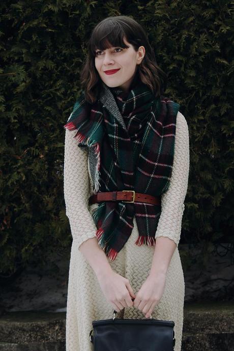 Easy Tips on How to Wear Dresses During Winter New-old-fashion-vintage-dress