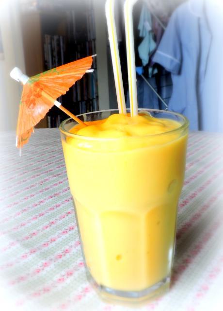 Tropical Sunshine Smoothie and Degustabox for January photo DSCN0437_zps3cluuwkd.jpg