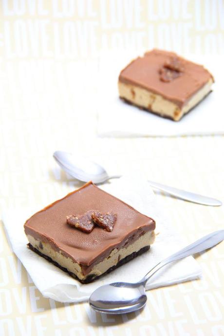 Valentine’s Day Treats: Salted Caramel Chocolate Cheesecake Slices | Raw, Vegan Salted Caramel Chocolate Cheesecake Slice | Raw, Vegan from @TheTofuDiaries