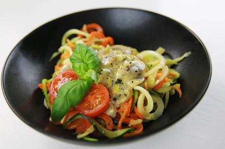 Vegetarian LCHF Friday: Vegetable Spaghetti with Mushroom and Blue Cheese Sauce