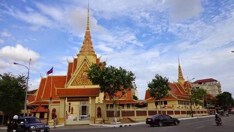 Exploring the Streets of Phnom Penh