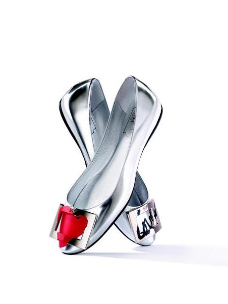 LAST-MINUTE VALENTINE’S GIFT GUIDE Roger-Vivier-Spring-Summer-2015-Gommette-T-Shirt-Love-CMJN-BD